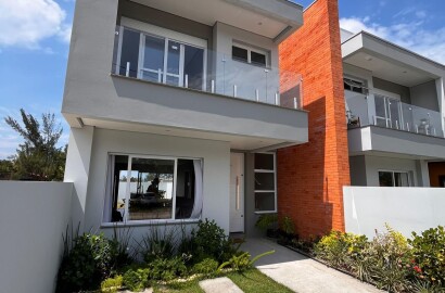 Sobrado à venda no bairro Lagoa Cortada/Furnas Balneário Gaivota