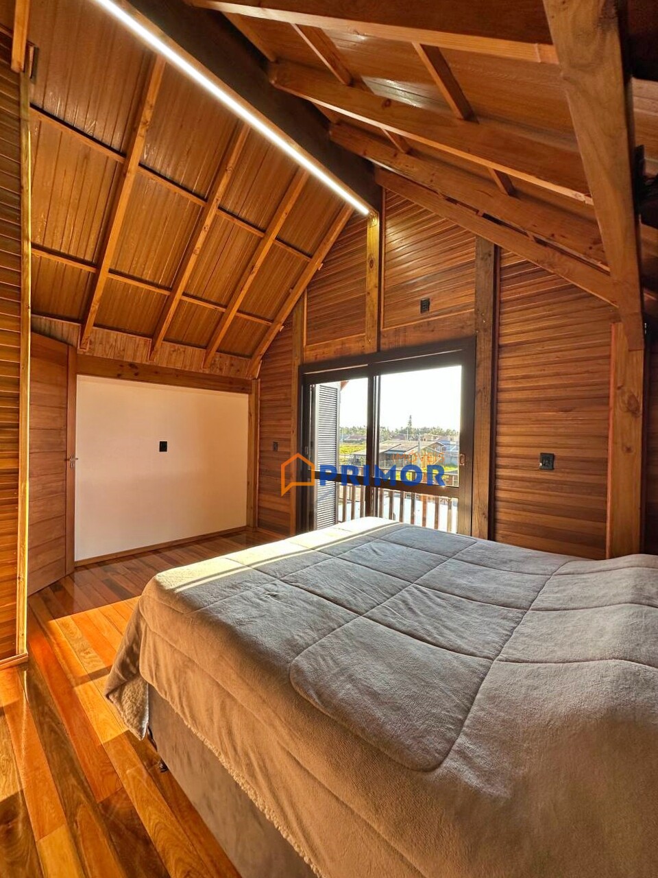 Casa a venda com telhado sanduíche bairro Brilhamares - Balneário Gaivota/SC