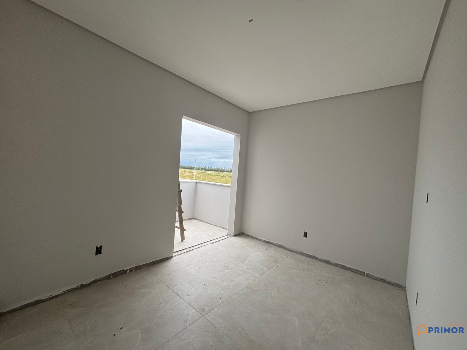 Sobrado Alto Padrão a Poucos Passos do Mar