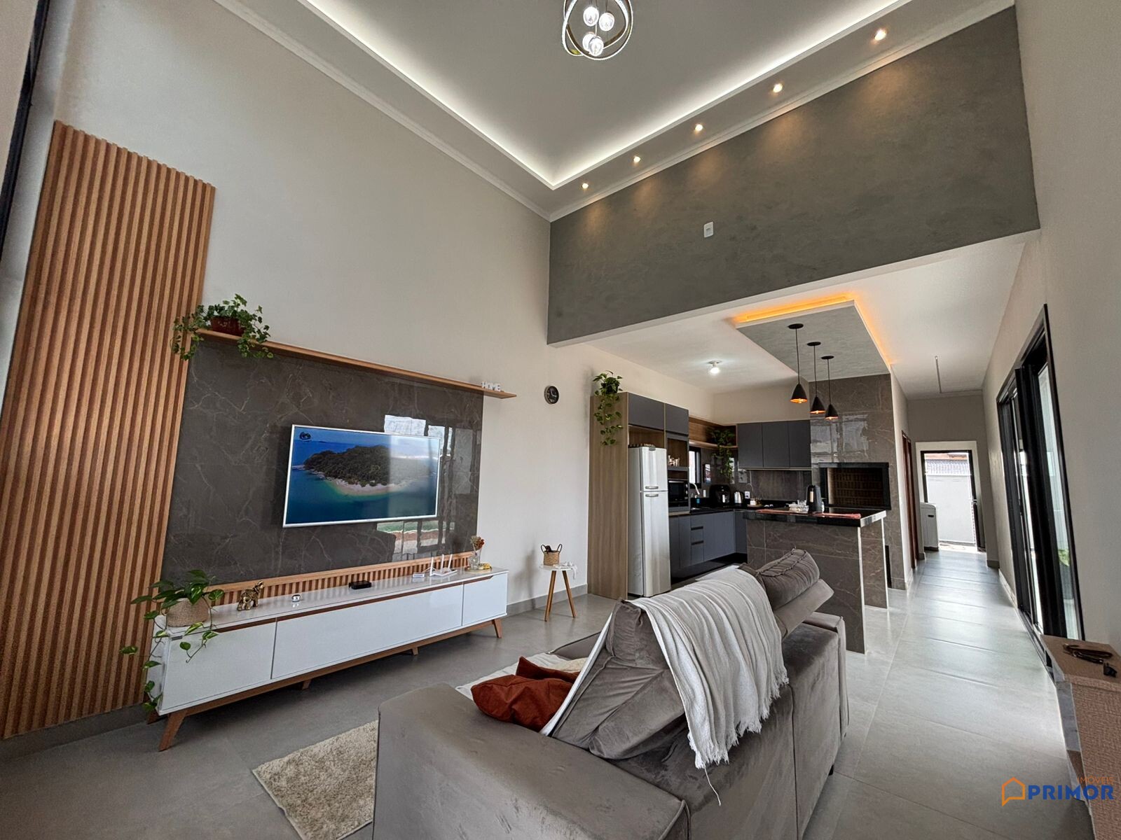 Casa Nova com Piscina à Venda em Balneário Gaivota — Conforto e Segurança