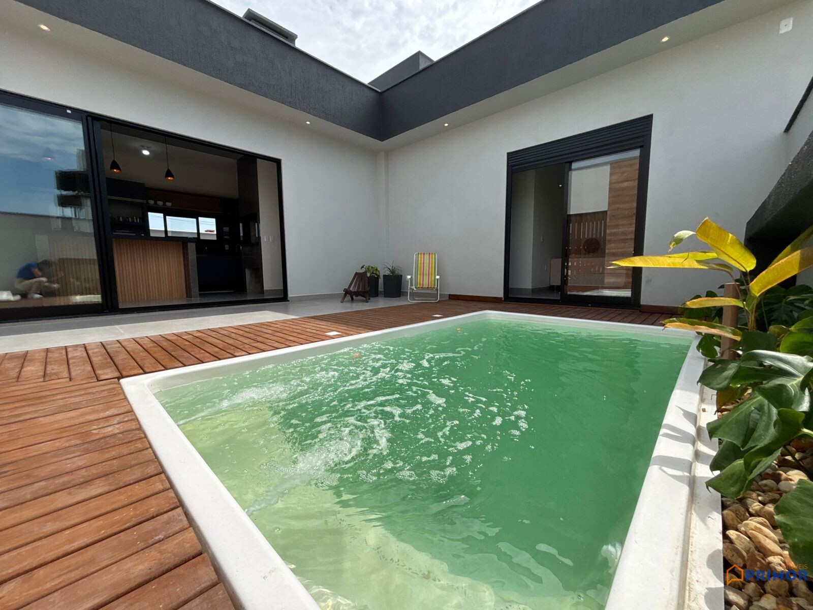 Casa Nova com Piscina à Venda em Balneário Gaivota — Conforto e Segurança