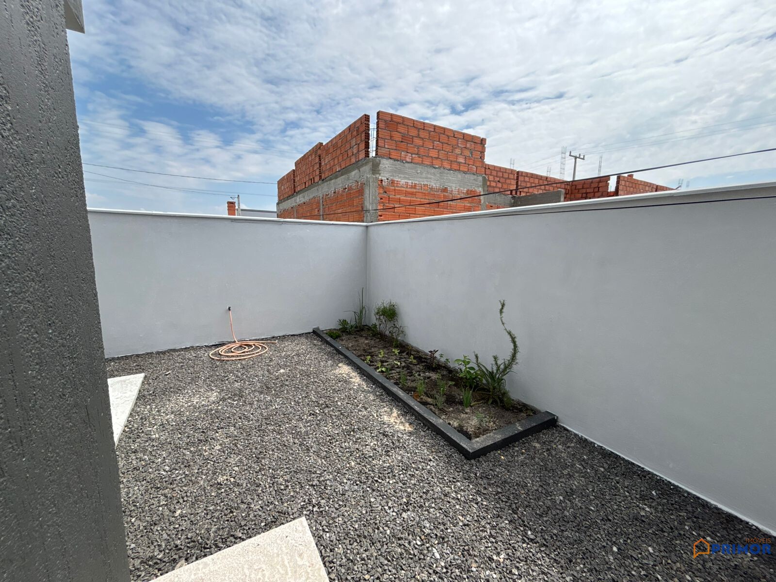 Casa Nova com Piscina à Venda em Balneário Gaivota — Conforto e Segurança