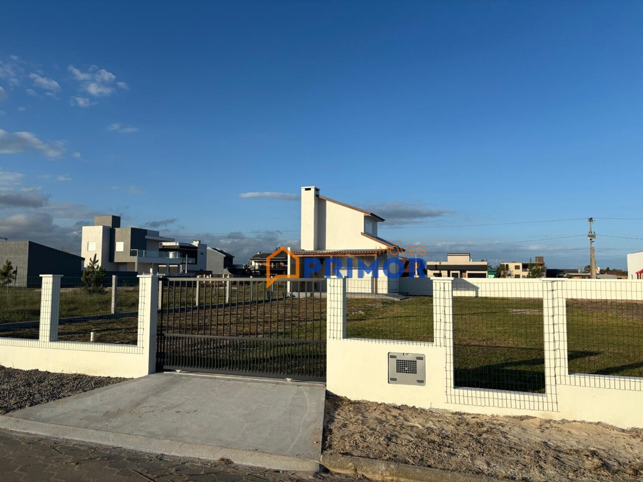 Sobrado Semi Mobiliado à Venda em Balneário Gaivota – Bairro Brilhamares